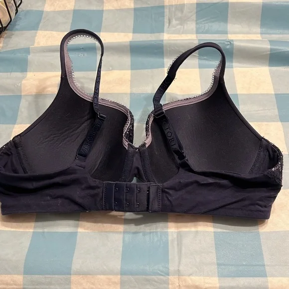 VS bra - Picture 3 of 4